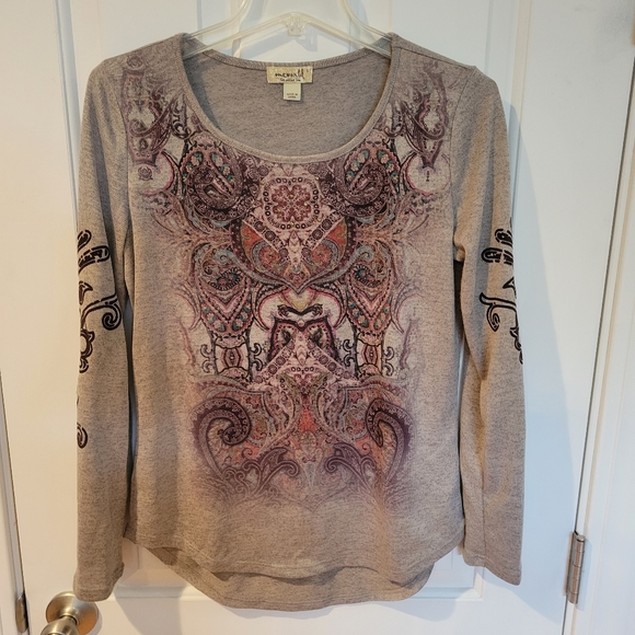 One World Live and Let Live Top - Picture 2 of 10